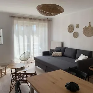  Appartement 40m2 Vue Sur Acces Direct Et Parking Prive France